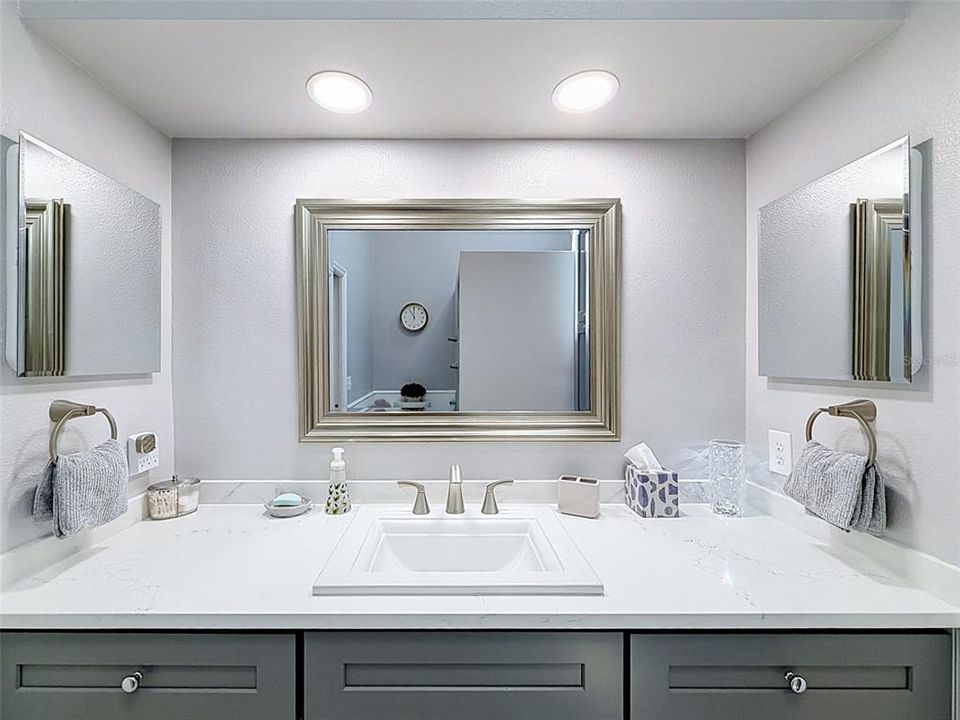 For Rent: $3,000 (2 beds, 2 baths, 2072 Square Feet)