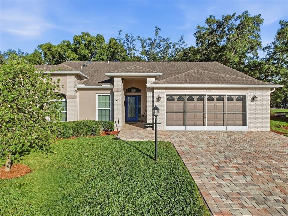 For Rent: $3,000 (2 beds, 2 baths, 2072 Square Feet)