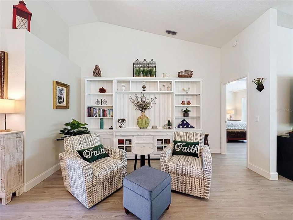 For Rent: $3,000 (2 beds, 2 baths, 2072 Square Feet)