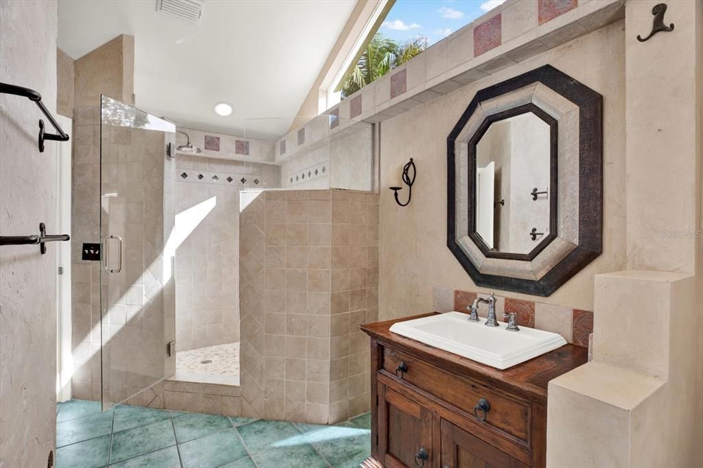 For Sale: $750,000 (4 beds, 2 baths, 2193 Square Feet)