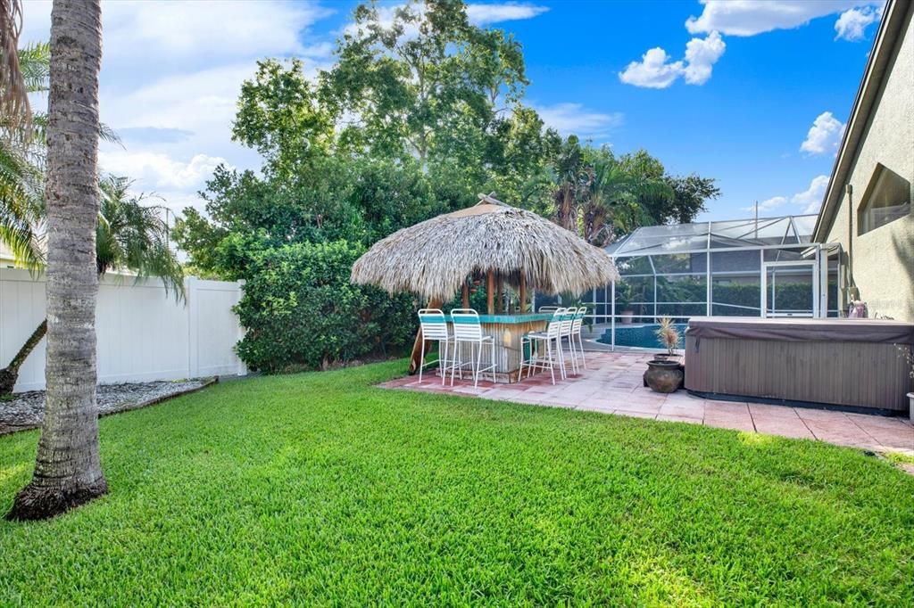 Activo con contrato: $725,000 (4 camas, 2 baños, 2193 Pies cuadrados)