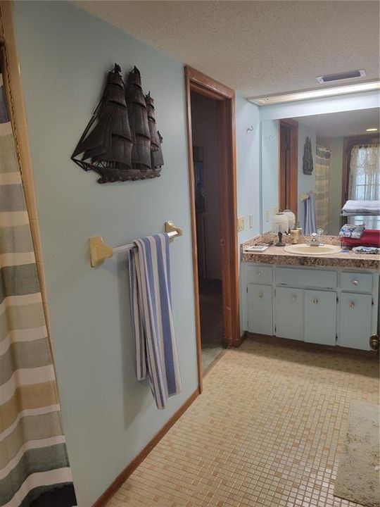 For Sale: $319,900 (3 beds, 2 baths, 2478 Square Feet)