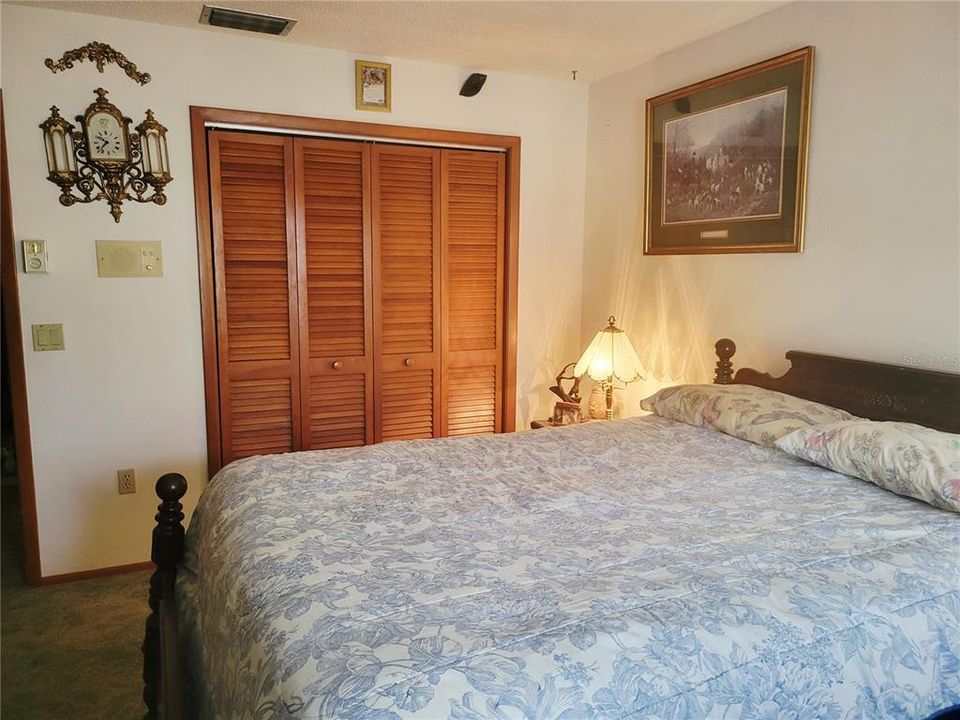 For Sale: $319,900 (3 beds, 2 baths, 2478 Square Feet)