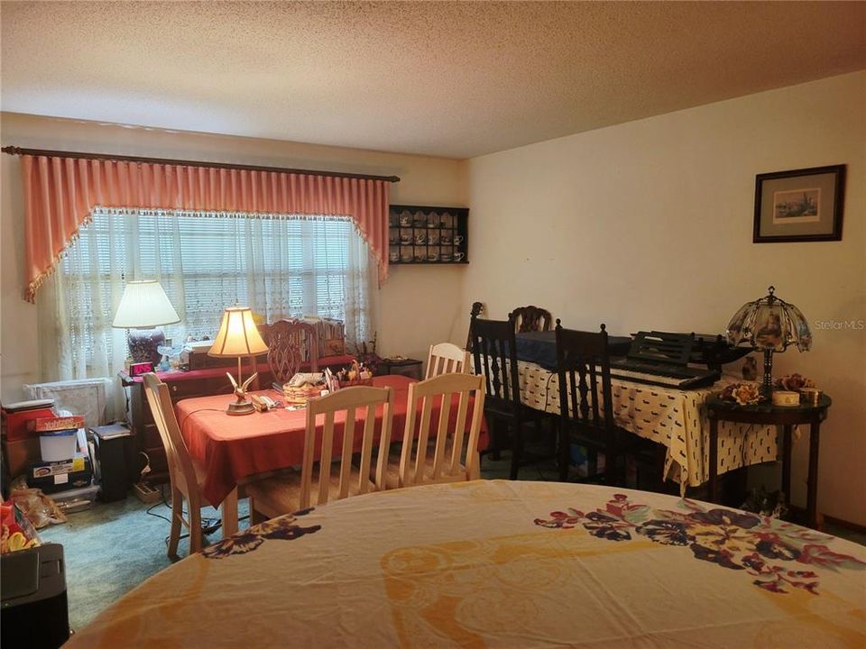 For Sale: $319,900 (3 beds, 2 baths, 2478 Square Feet)