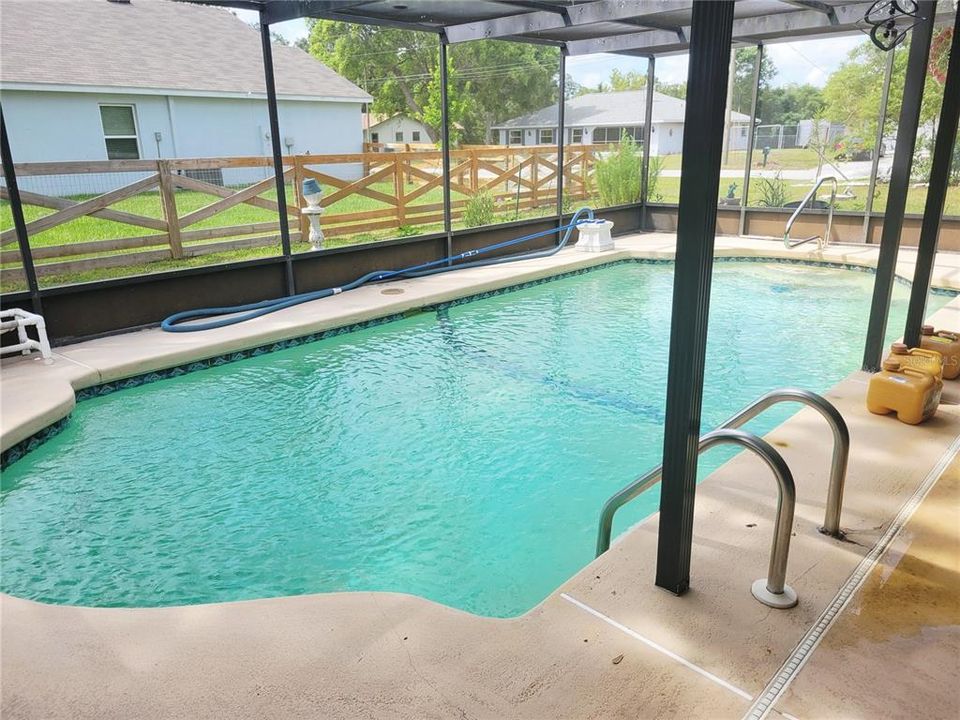 For Sale: $319,900 (3 beds, 2 baths, 2478 Square Feet)