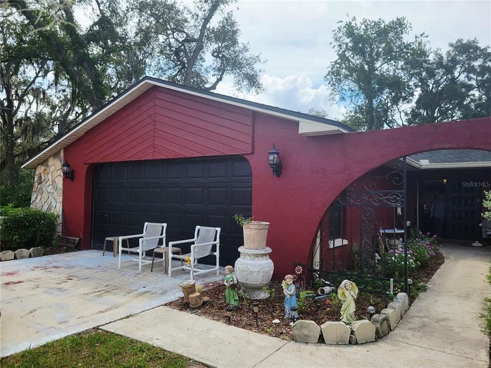 For Sale: $319,900 (3 beds, 2 baths, 2478 Square Feet)