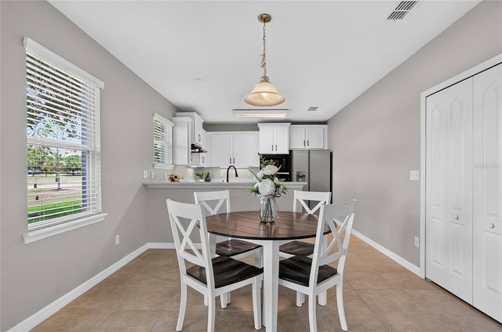 For Sale: $325,000 (2 beds, 2 baths, 1772 Square Feet)