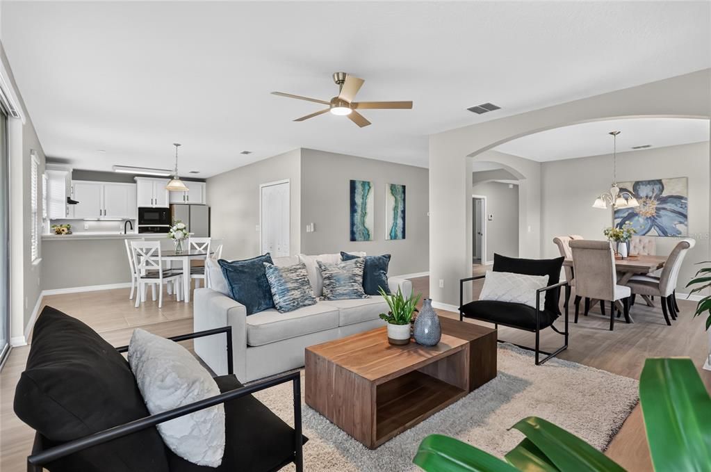 For Sale: $325,000 (2 beds, 2 baths, 1772 Square Feet)