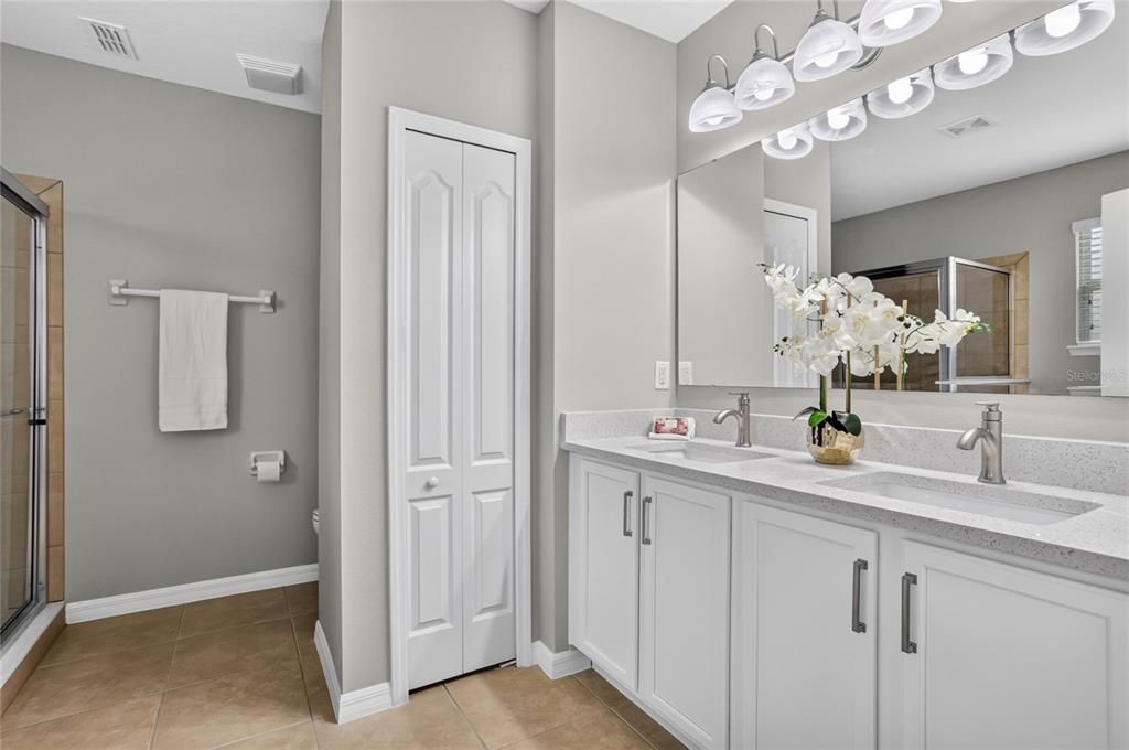 For Sale: $325,000 (2 beds, 2 baths, 1772 Square Feet)