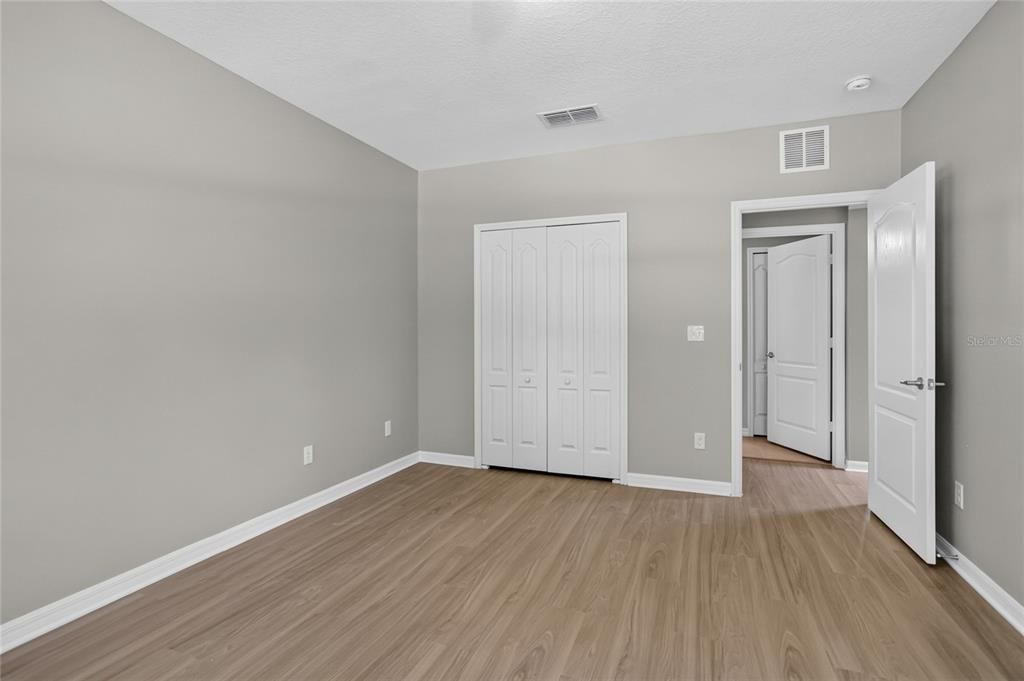 For Sale: $325,000 (2 beds, 2 baths, 1772 Square Feet)