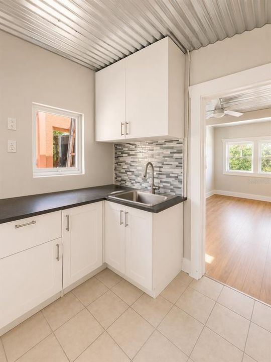 For Rent: $1,600 (1 beds, 1 baths, 600 Square Feet)