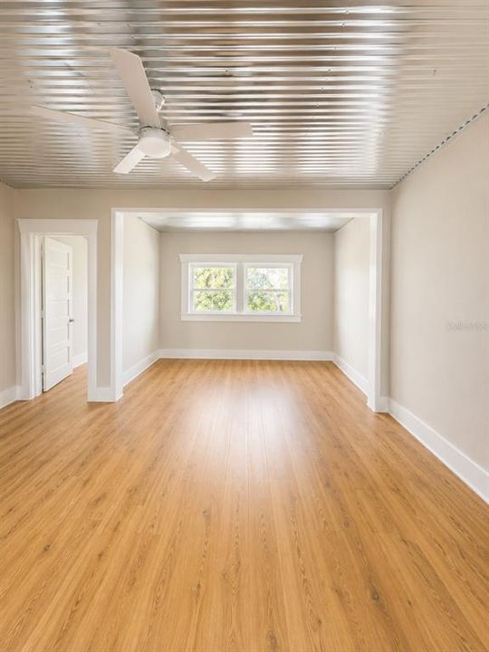 For Rent: $1,600 (1 beds, 1 baths, 600 Square Feet)