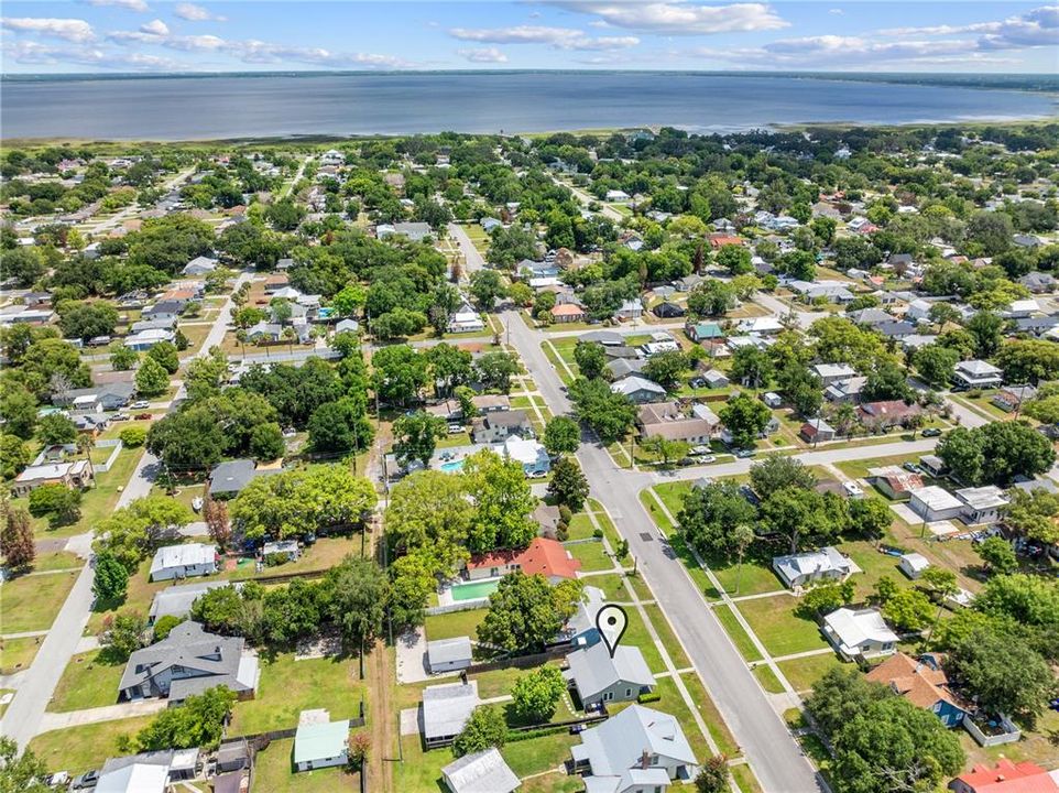 For Sale: $275,000 (1 beds, 1 baths, 782 Square Feet)