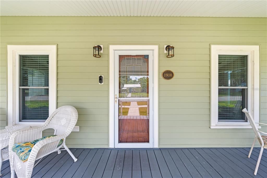 For Sale: $275,000 (1 beds, 1 baths, 782 Square Feet)
