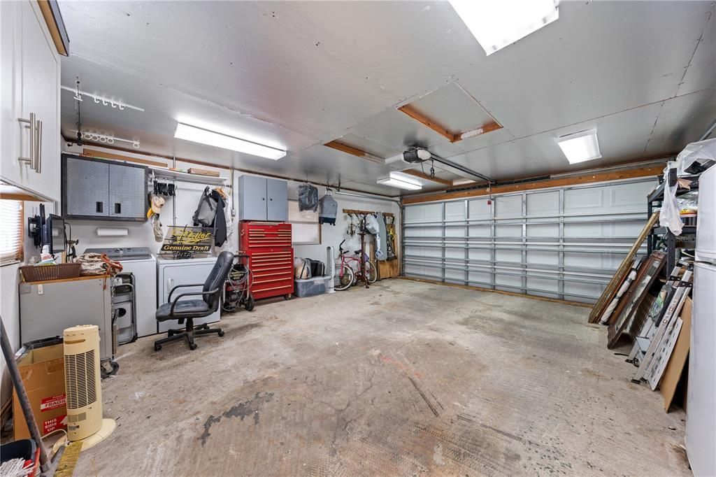 For Sale: $275,000 (1 beds, 1 baths, 782 Square Feet)