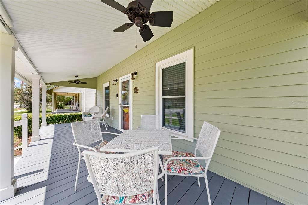 For Sale: $275,000 (1 beds, 1 baths, 782 Square Feet)