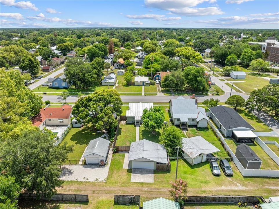 For Sale: $275,000 (1 beds, 1 baths, 782 Square Feet)