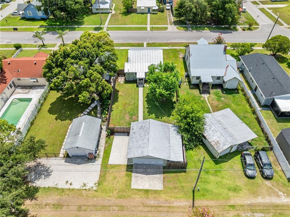 For Sale: $275,000 (1 beds, 1 baths, 782 Square Feet)