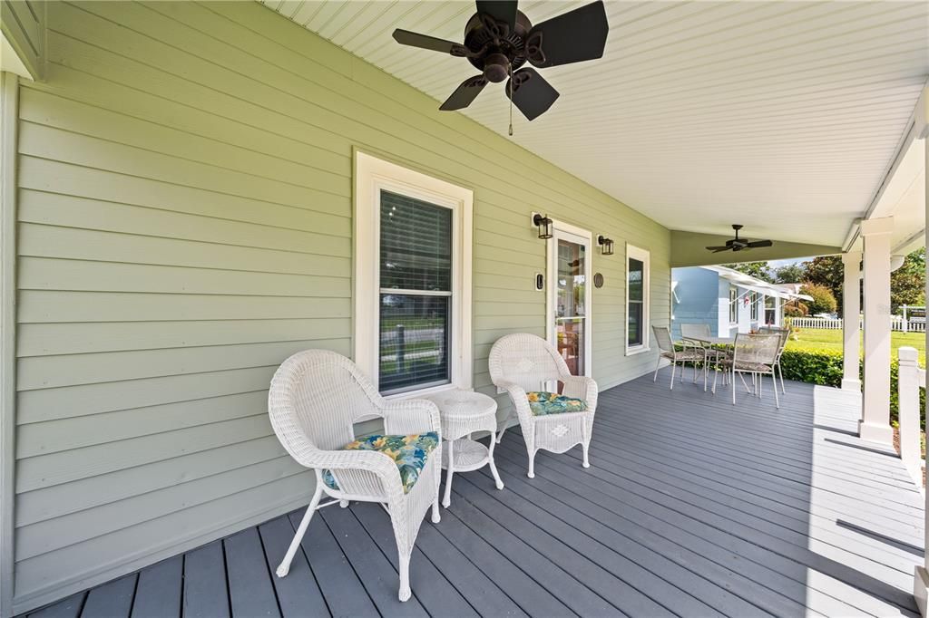 For Sale: $275,000 (1 beds, 1 baths, 782 Square Feet)
