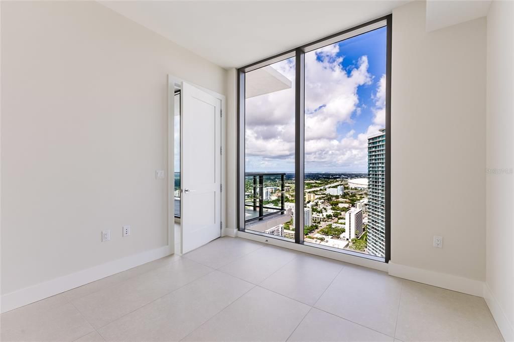 For Sale: $1,375,000 (2 beds, 2 baths, 1339 Square Feet)