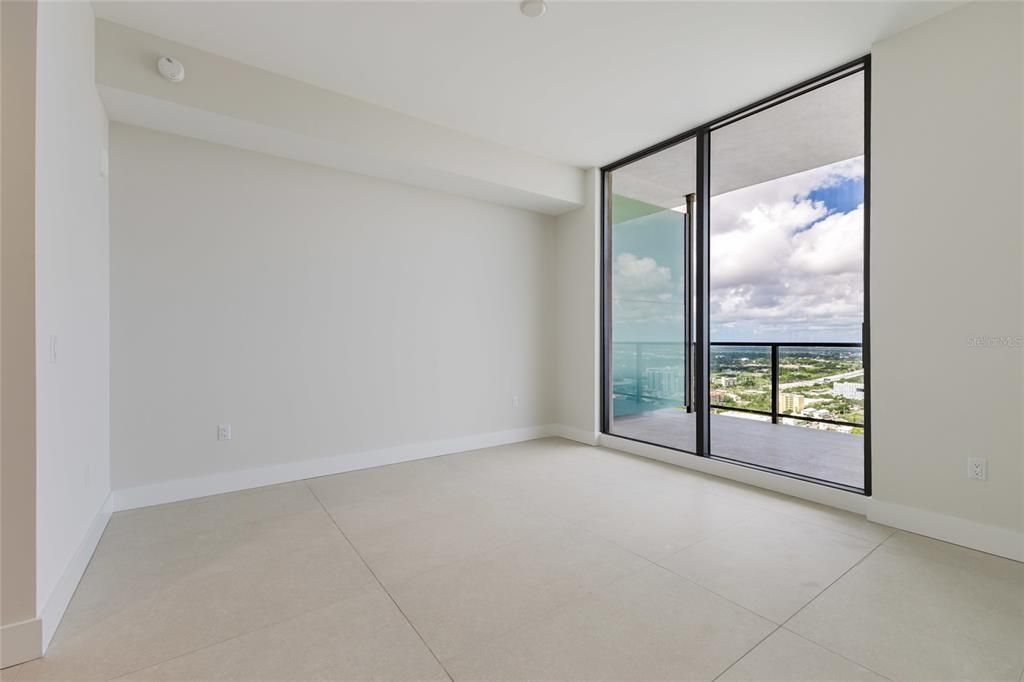 For Sale: $1,375,000 (2 beds, 2 baths, 1339 Square Feet)