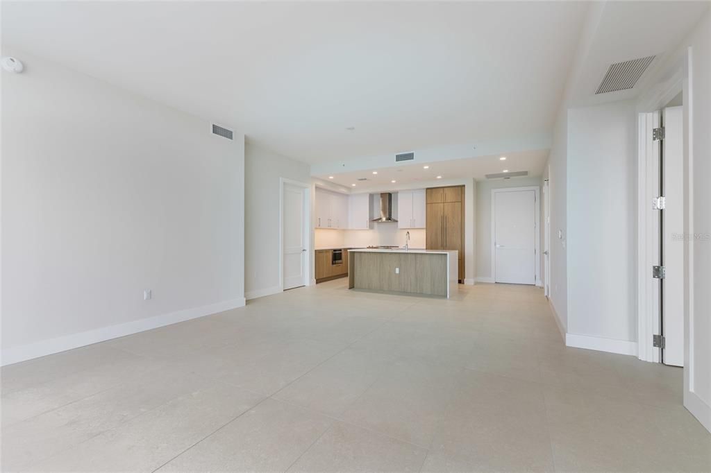 For Sale: $1,375,000 (2 beds, 2 baths, 1339 Square Feet)