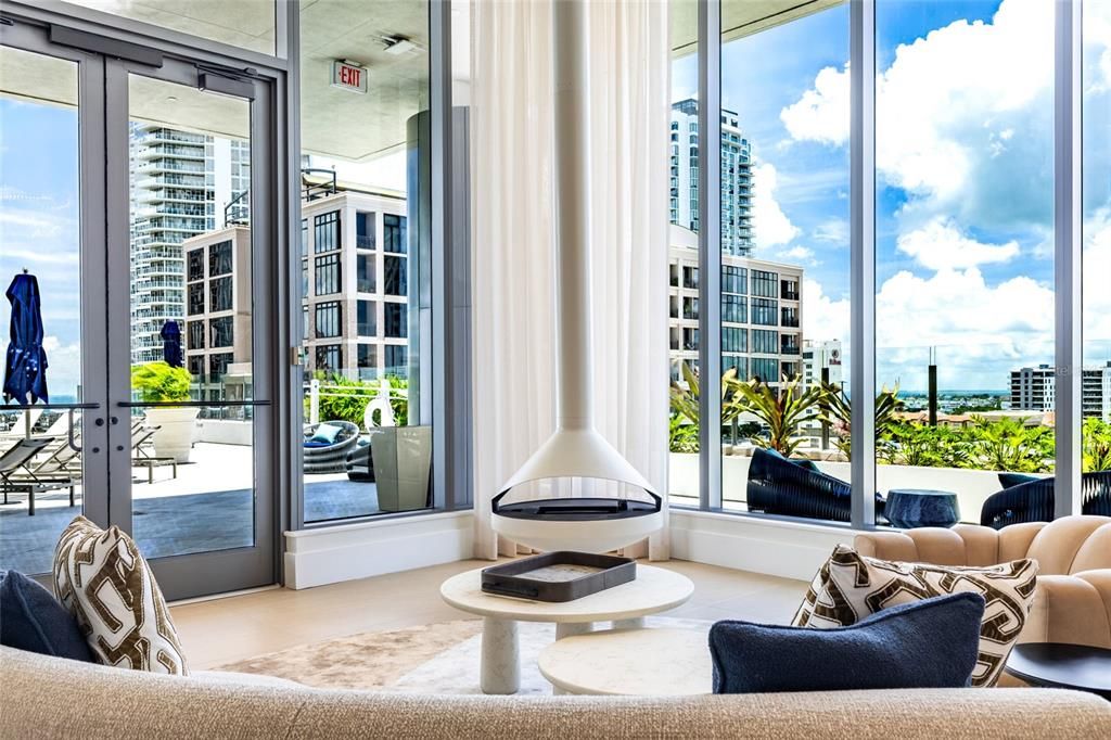 For Sale: $1,375,000 (2 beds, 2 baths, 1339 Square Feet)
