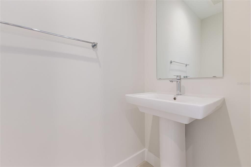 For Sale: $1,375,000 (2 beds, 2 baths, 1339 Square Feet)