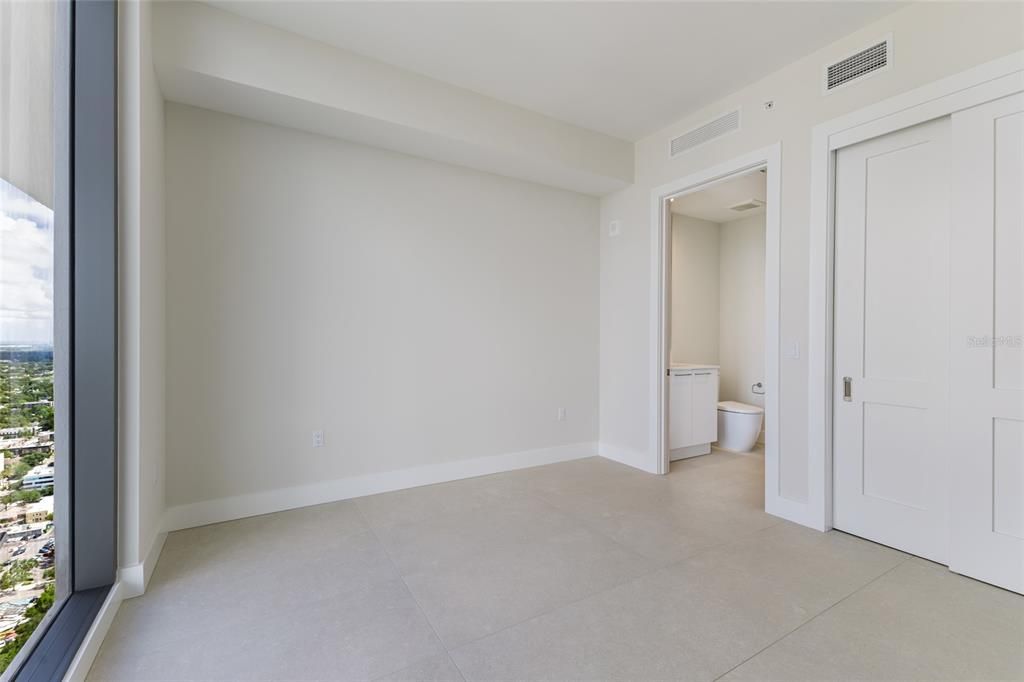 For Sale: $1,375,000 (2 beds, 2 baths, 1339 Square Feet)