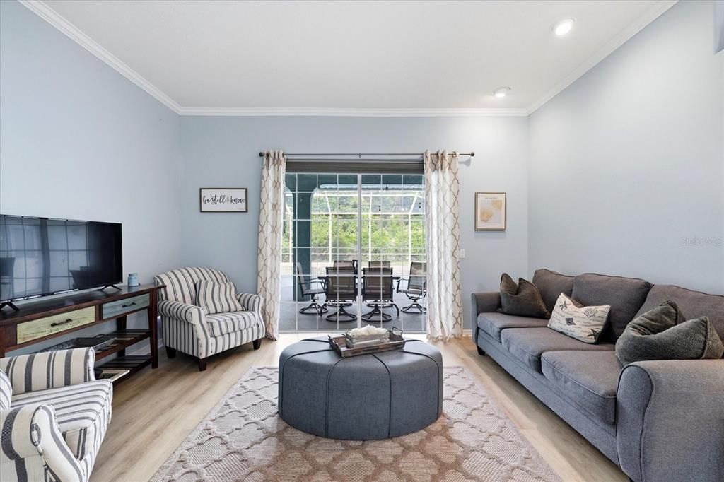For Sale: $649,900 (3 beds, 2 baths, 2592 Square Feet)