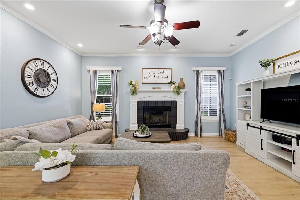For Sale: $649,900 (3 beds, 2 baths, 2592 Square Feet)