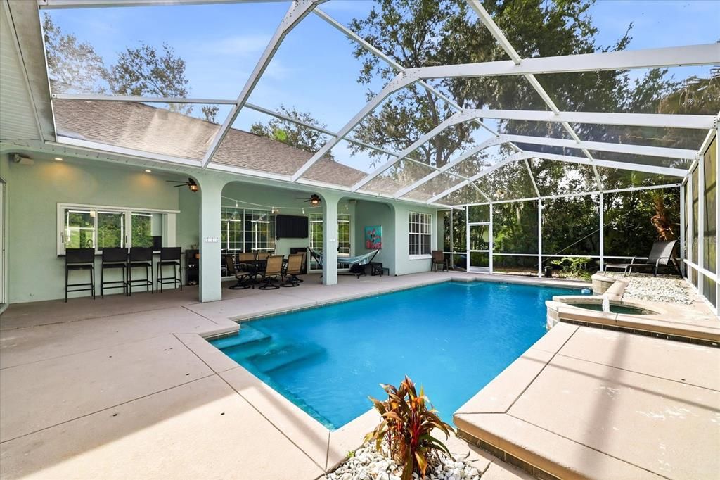 For Sale: $649,900 (3 beds, 2 baths, 2592 Square Feet)