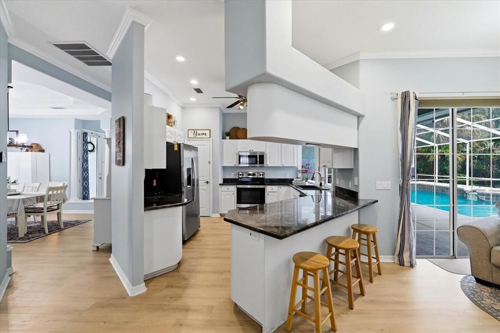 For Sale: $649,900 (3 beds, 2 baths, 2592 Square Feet)