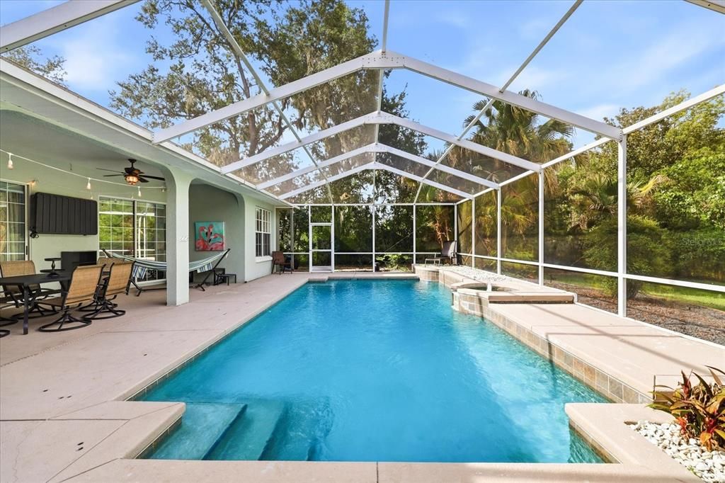 For Sale: $649,900 (3 beds, 2 baths, 2592 Square Feet)