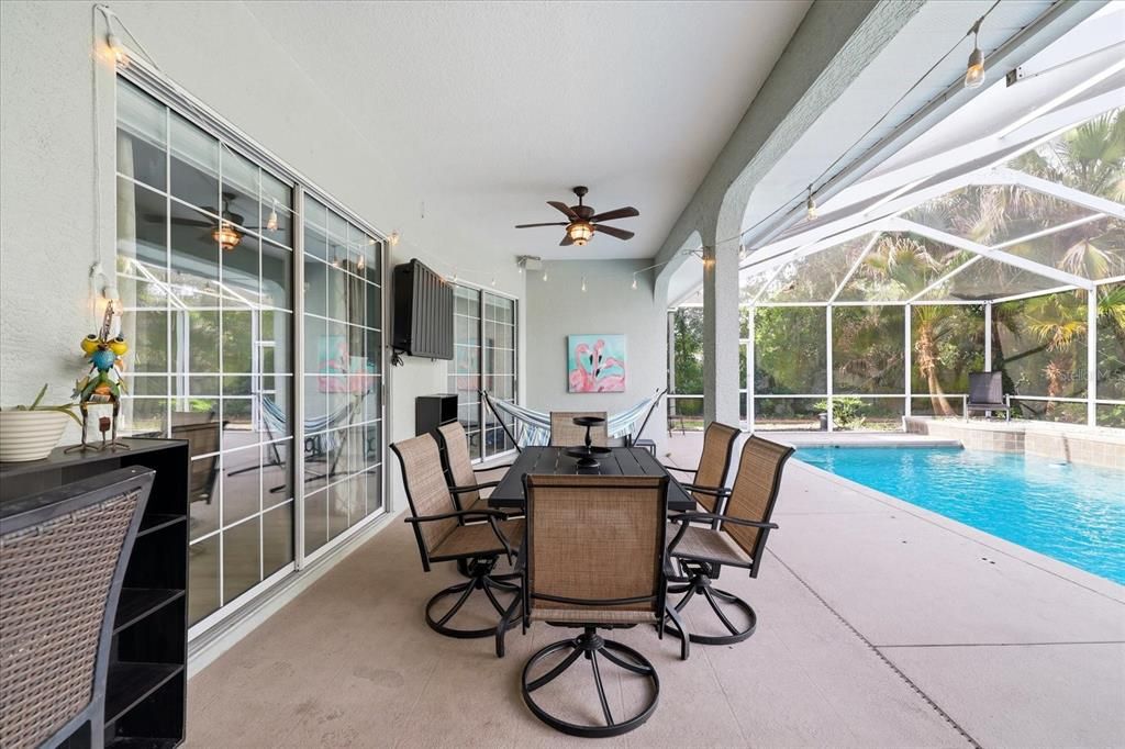 For Sale: $649,900 (3 beds, 2 baths, 2592 Square Feet)