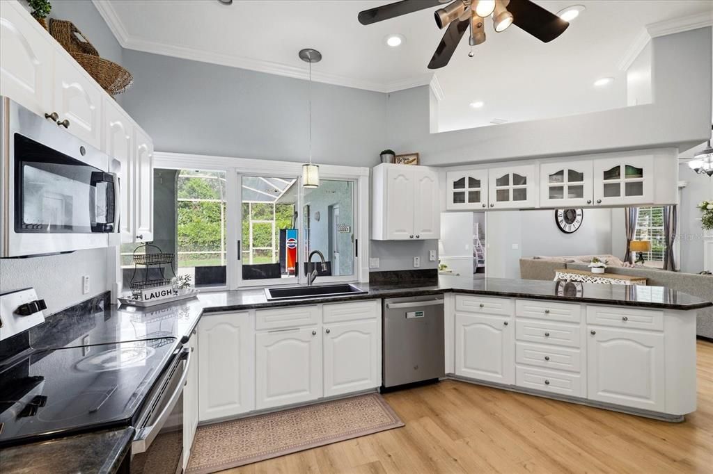 For Sale: $649,900 (3 beds, 2 baths, 2592 Square Feet)