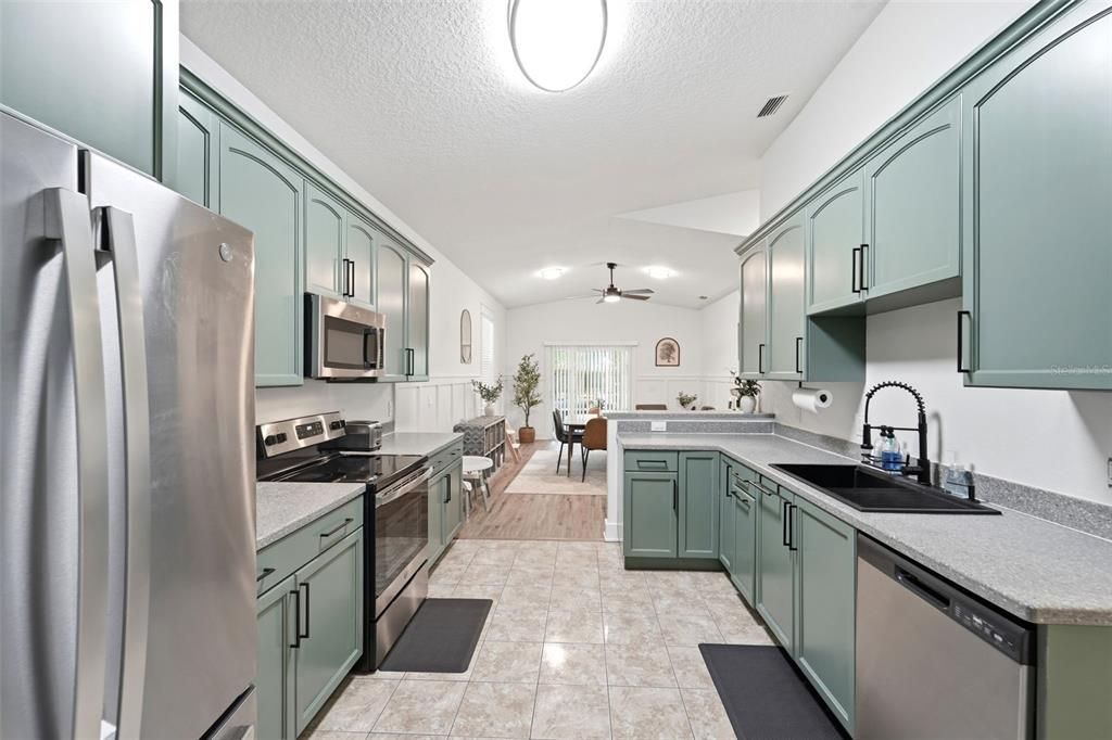 Active With Contract: $499,000 (3 beds, 2 baths, 1711 Square Feet)
