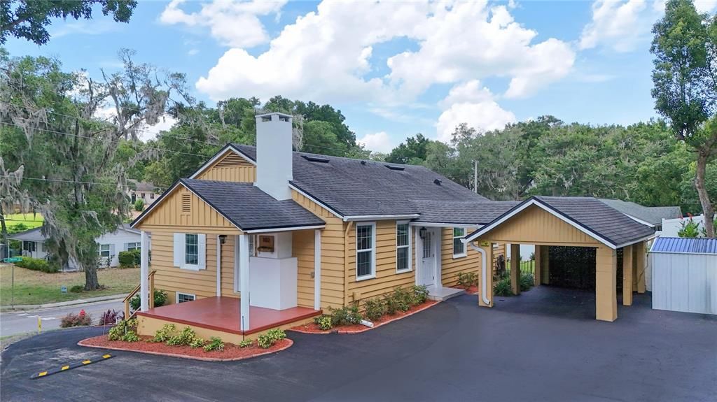 En Venta: $699,900 (3 camas, 3 baños, 2241 Pies cuadrados)
