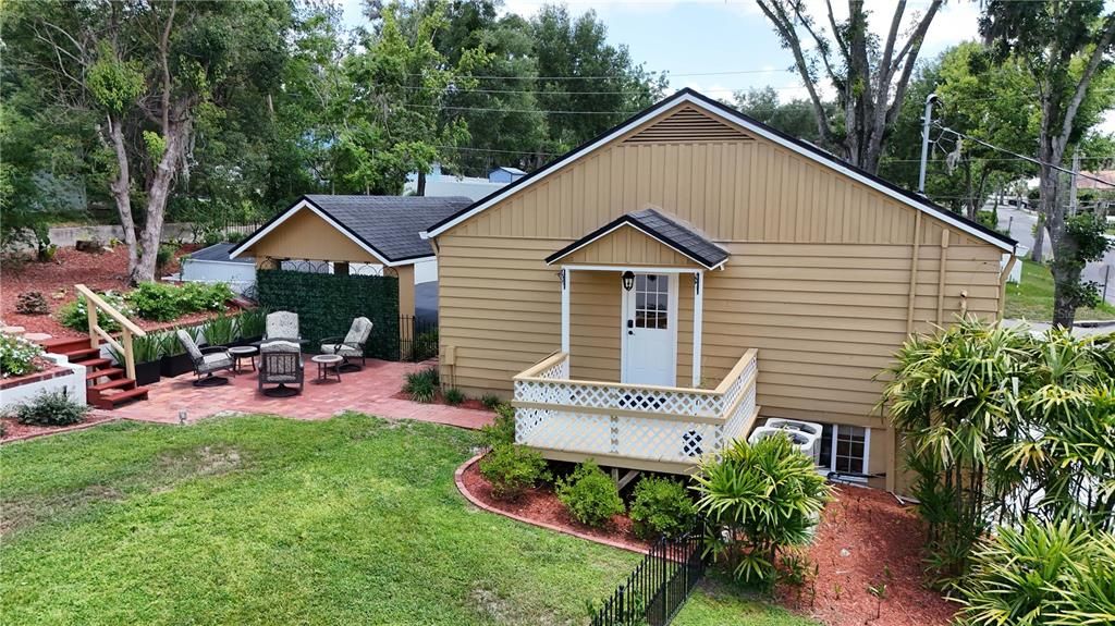 En Venta: $699,900 (3 camas, 3 baños, 2241 Pies cuadrados)