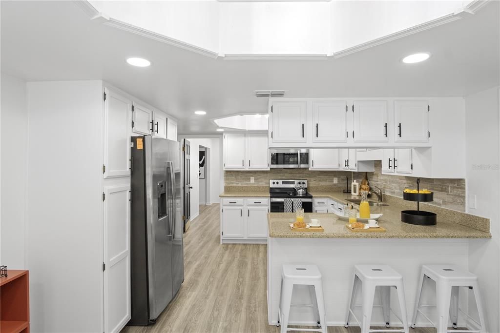 For Rent: $4,000 (6 beds, 4 baths, 3817 Square Feet)