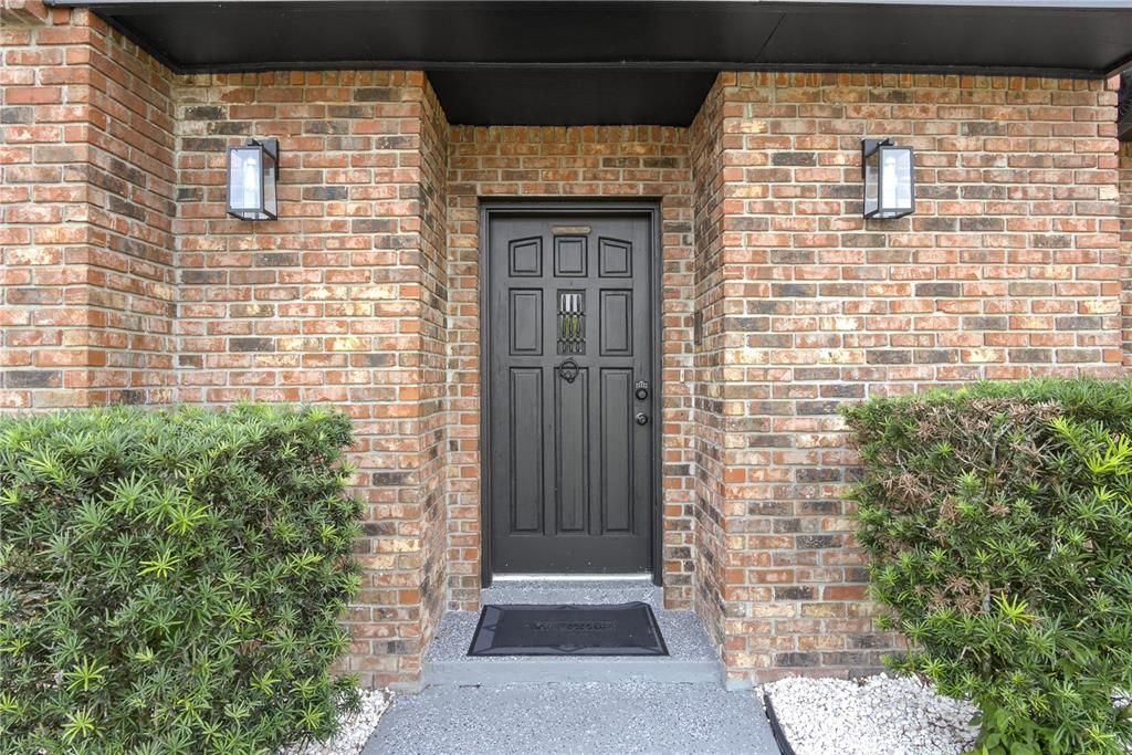 For Rent: $4,000 (6 beds, 4 baths, 3817 Square Feet)