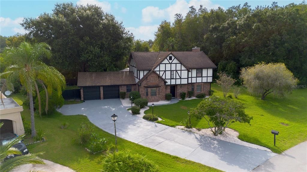 For Rent: $4,000 (6 beds, 4 baths, 3817 Square Feet)