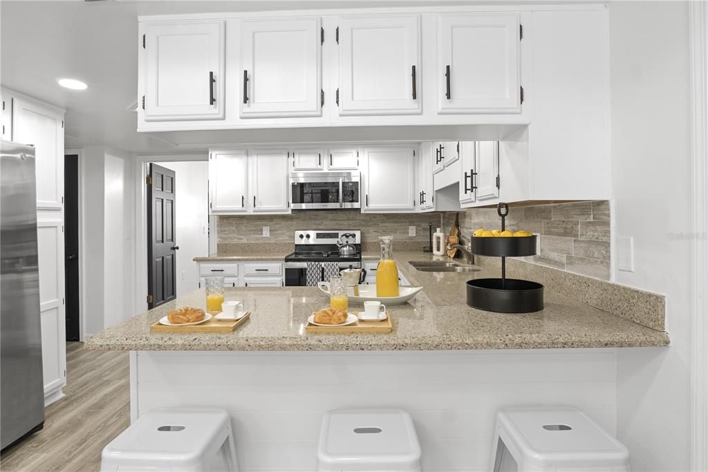 For Rent: $4,000 (6 beds, 4 baths, 3817 Square Feet)