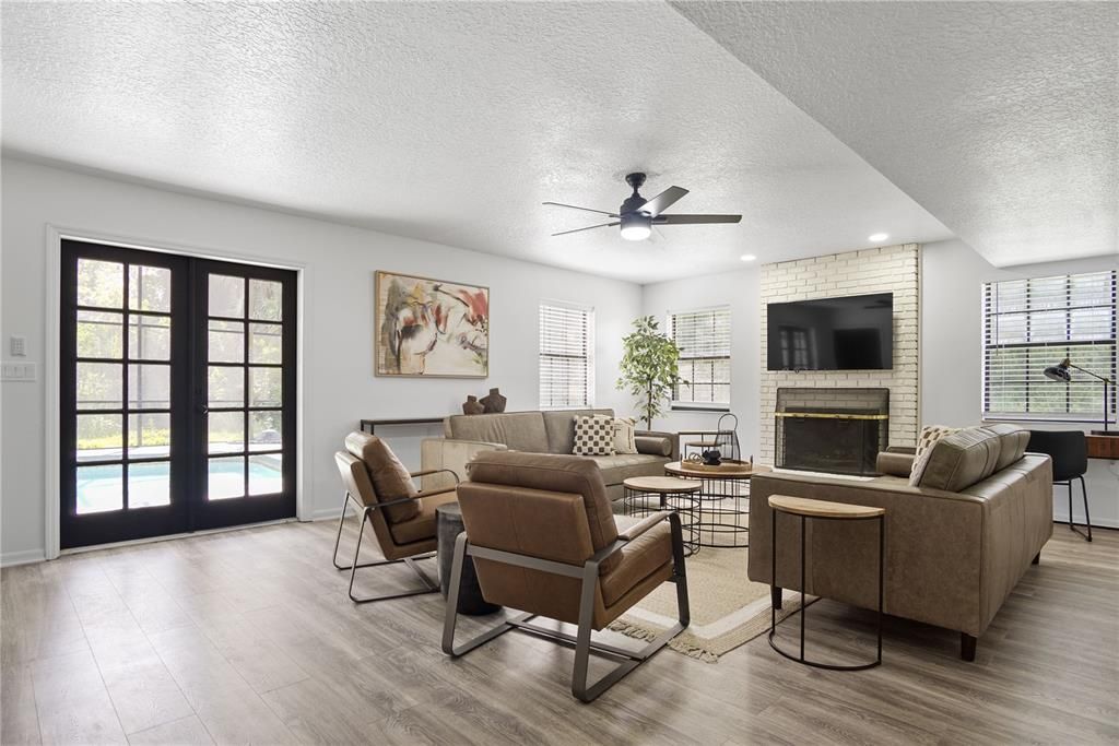 For Rent: $4,000 (6 beds, 4 baths, 3817 Square Feet)