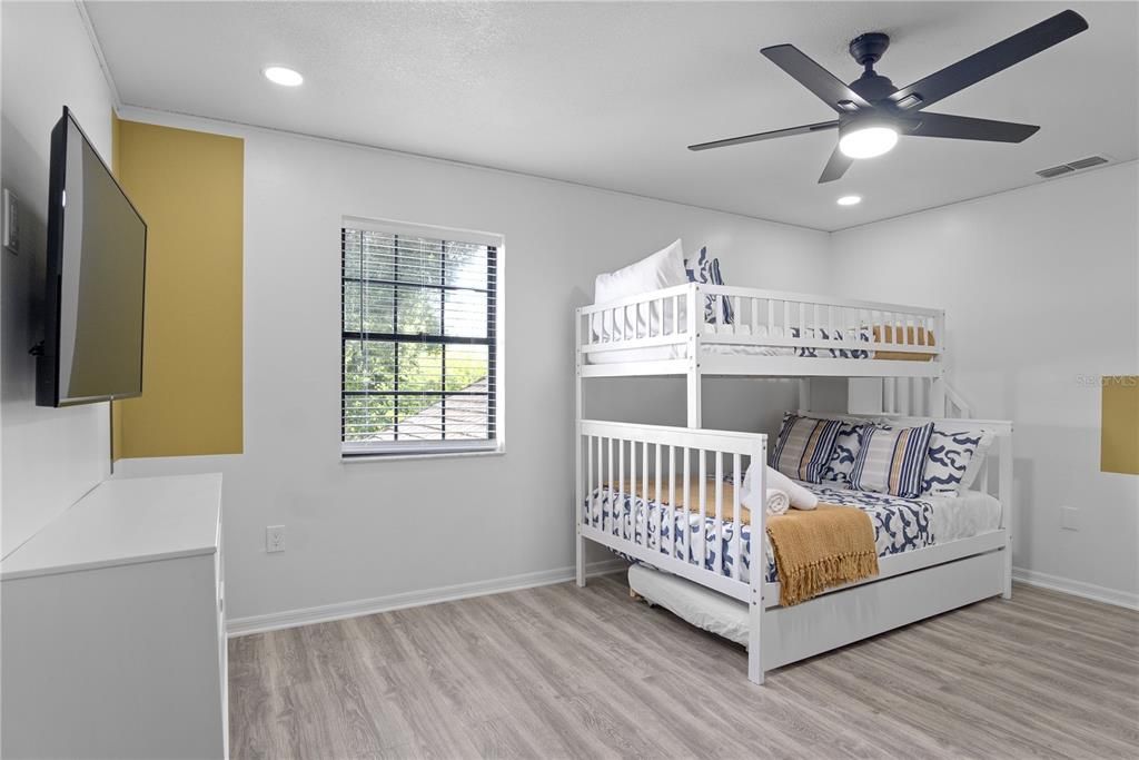 For Rent: $4,000 (6 beds, 4 baths, 3817 Square Feet)