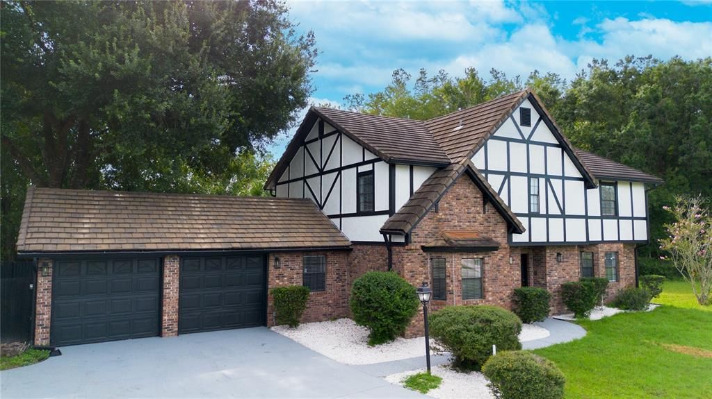 For Rent: $4,000 (6 beds, 4 baths, 3817 Square Feet)