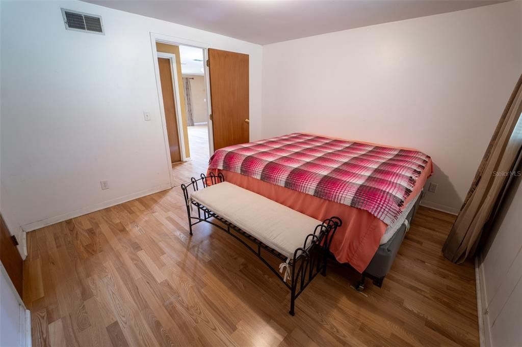 На продажу: $399,900 (3 спален, 2 ванн, 1364 Квадратных фут)