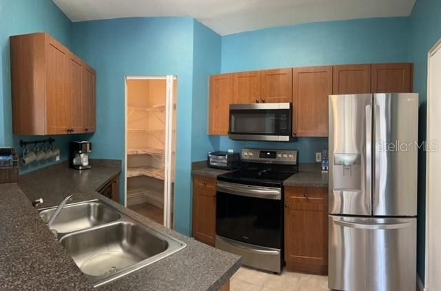 For Rent: $1,600 (1 beds, 1 baths, 750 Square Feet)