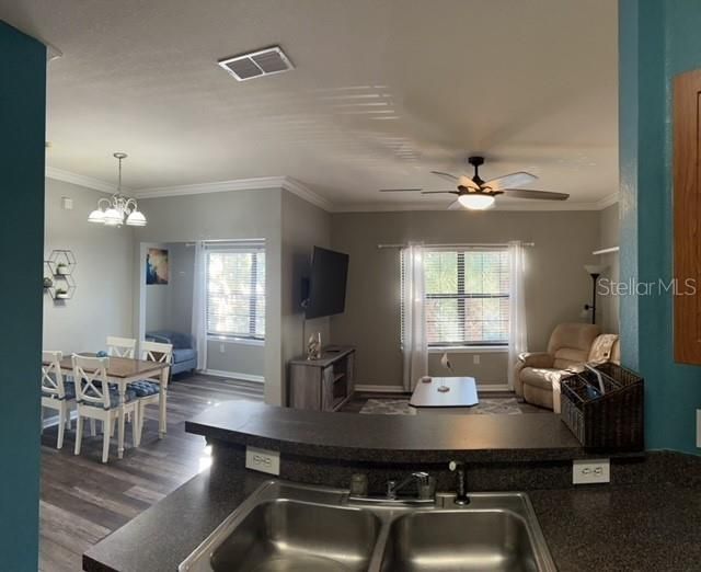 For Rent: $1,600 (1 beds, 1 baths, 750 Square Feet)
