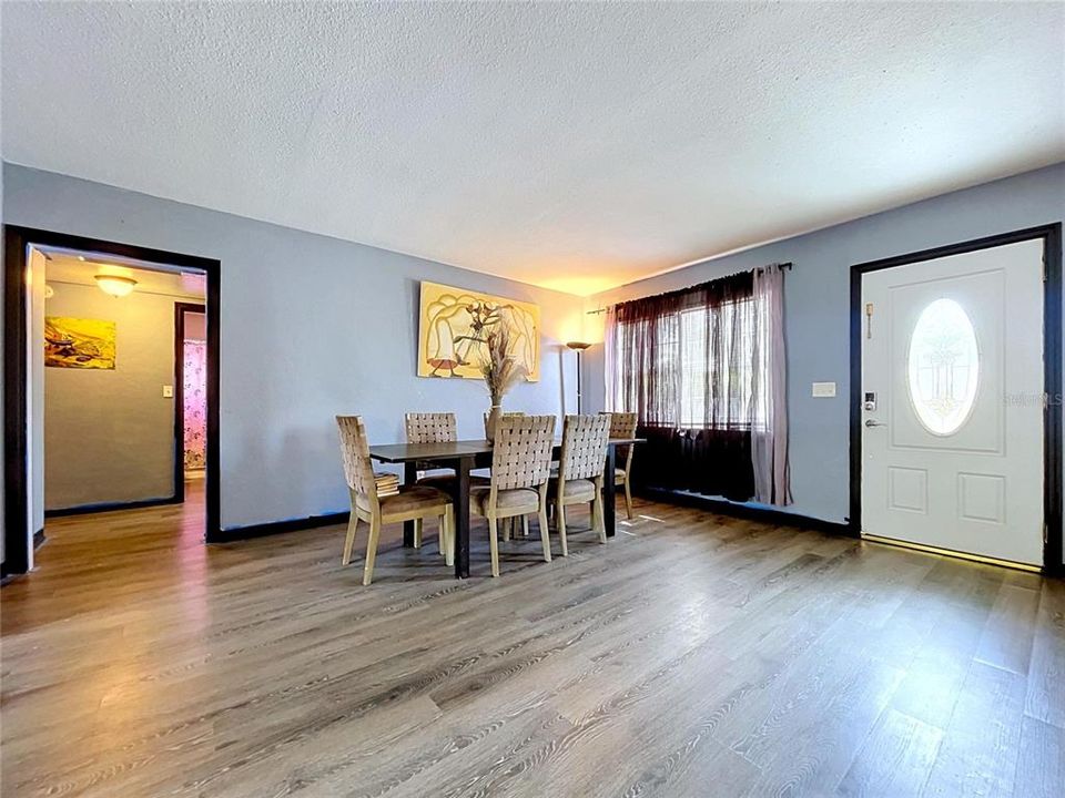 For Sale: $475,000 (3 beds, 2 baths, 1941 Square Feet)
